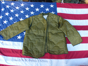 1975” 米軍実物 デッド！ Ｍ６５ フィールドジャケット用ライナー M 白ラベル 339ｘ