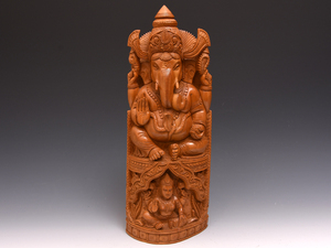 白檀製 ガネーシャ神像 重さ：２．３㎏ サンダルウッド インド 香木 細密彫刻 木彫り 木工芸 置物 オブジェ 仏像　　z0760s