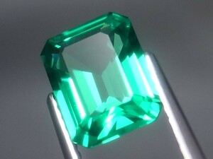 2.06ct 新品・コロンビアカラー合成ナノエメラルド