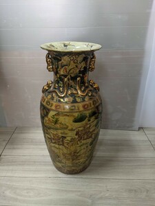 中国美術　色絵　大花瓶　飾り壺　金彩　アンティーク