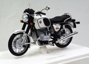 【ノレブ】1/18 BMW R90/6 1974年 ホワイト（ 商品№ 182036)の完成バイクモデル。正規輸入品