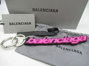 ☆BALENCIAGA バレンシアガ 639106 ラバー ロゴ キーリング バッグチャーム キーホルダー ユニセックス ブラック×ピンク シルバー金具