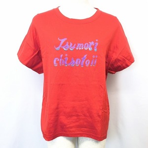 ツモリチサト TSUMORI CHISATO 半袖Tシャツ カットソー ロゴプリント 英字 ラウンドロングテール 丸首 綿100% 2 レッド 赤 レディース
