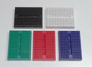 小型ブレッドボード 45×35×10mm 黒/白/緑/赤/青の中から選択 ミニチュア 5色 4.5×3.5×1.0cm DIY 模型工作などに