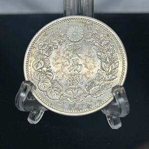 貿易銀　明治7年　日本古銭　銀貨保証　コレクター放出品　直径約38.8㎜　厚さ約2.6㎜　重量27.1g 1005
