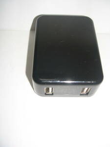 ◆◆2穴USB AC Charger※７【日本トラスト USB2P5V08A out,5V=800mA】良い状態の中古品！ 