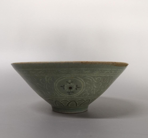 朝鮮高麗時代　辰砂　花紋青磁碗