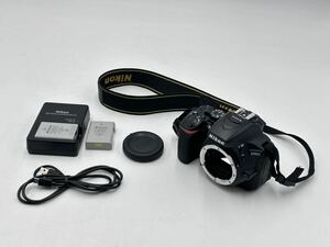 ＃301　Nikon　ニコン　D5600　デジタル一眼レフカメラ　ボディ　ブラック　通電確認済み　バッテリー　充電器付き
