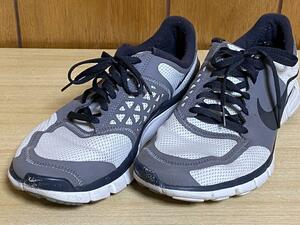 ☆☆NIKE ナイキ・フリー7.0V2 396046-100☆中古☆26.5cm