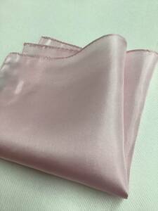 新品未使用 薄いピンク色の最高級ツイルポケットチーフ 柔らかな無地タイプ シルク100%日本製お買い得サービス