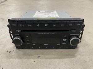 中古 クライスラー ジープ JK ラングラー 純正 オーディオ テープデッキ 05064925AF CD オーディオデッキ デッキ Jeep (P8148D)