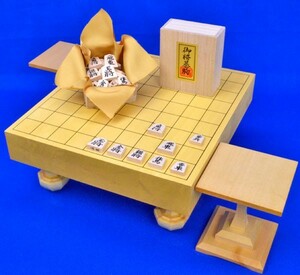 将棋セット　ヒバ2寸ハギ足付将棋盤セット(将棋駒白椿上彫駒)【囲碁将棋専門店の将碁屋】