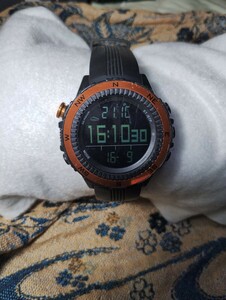美品　ラドウェザー　アウトドア腕時計 ドイツ製センサー 高度計 気圧計 温度計 方位計 天気予測 登山 スポーツ時計 (通常液晶) 腕時計