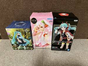 初音ミク　フィギュア　3体　未開封品　AMPフィギュアアリスVer SAKURAMIKU.Ver3 レーシングミク2020　TeamUKYO応援Ver