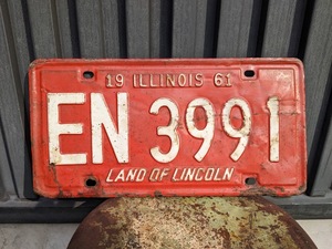 １９６１年　アメリカ　イリノイ州　ナンバープレート アンティーク　ヴィンテージ　価値ある一品