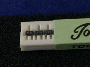 RN2404【即決即送】 東芝　抵抗入りトランジスター "YH" [T2-26-24/307919M] Toshiba Resistor Built-in Transistor １０個