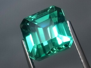 9.47ct 新品・３パターン変色効果有・ライムグリーンサファイヤ・合成コランダム 