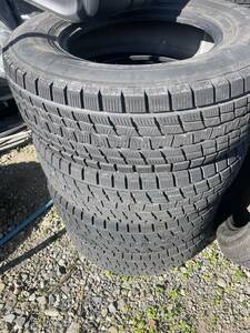 GOOD YEAR ICE NAVI 265/70R17 2018年製中古