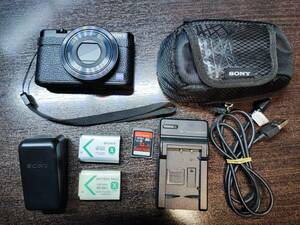DSC-RX100　ソニー　デジタルカメラ　F1.8大口径ツァイス「バリオ・ゾナーT*」レンズ