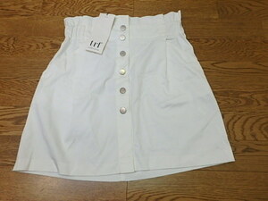 n211u　未使用　ZARA TRF Collection　ミニスカート　Lサイズ　白　ミニ丈　台形スカート　ザラ