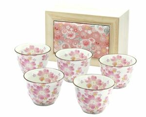 桜が鮮やかな煎茶揃い5客セット《ちりめん木箱入り》