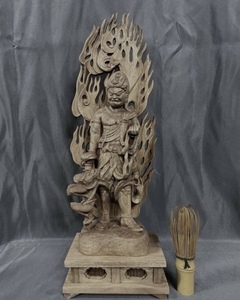 高39cm 井波彫刻　仏教工芸品　楠材製　極上彫　木彫仏像　倶利伽羅不動明王立像