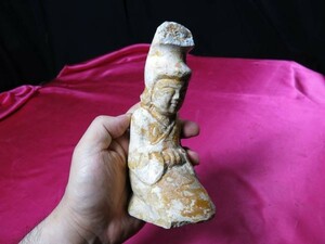 B　石製人物俑　中国　遺跡発掘品