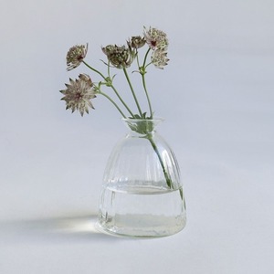 【新品】【フラワーベース】リューズガラス（高さ9cm）小さめ　花瓶　花器　一輪挿し　ガラス製