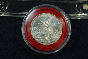 メキシコ　1オンス　純銀貨　2001年　 リベルタード　純銀貨　　ケース付き　　レア