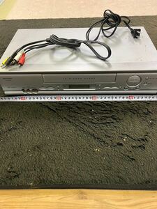 戸0313 中古品 シャープ VHS VC-H210 ビデオレコーダー シャープ FA1-T100-2MA205