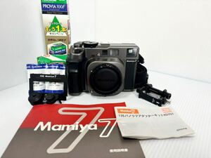 カメラ Mamiya 7 マミヤ ボディ 中判レンジファインダー 中判カメラ フィルムカメラ MAMIYA 135 AD701 パノラマアダプターキット 付属多数