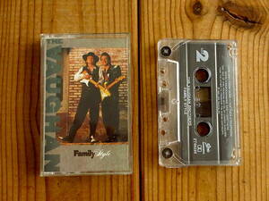 カセットテープ / Stevie Ray Vaughan / The Vaughan Brothers - Family Style [Epic Associated / ZT 46225]