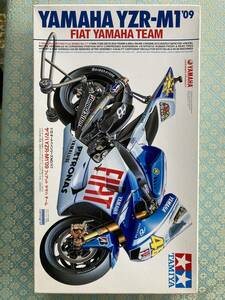 タミヤ　YAMAHA YZRM1 ´09 フィアットヤマハチーム　未組立　グレードアップパーツ付き