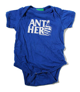 ANTI HERO (アンタイヒーロー) 中古【古着】ロンパース 赤ちゃん ベビー Anti logo thumbs up hand Rompers Blue (12 Months)