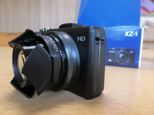 ★★ OLYMPUS XZ-1ブラック 自動開閉レンズキャップ付き 付属完備　美USED可動確認済 並行物ですが日本語表示OK オリンパス ★★ 