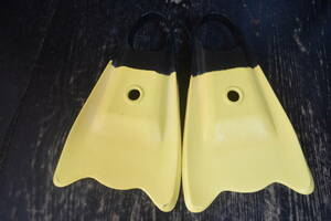 ボディボードフィン　黒黄　サイズS