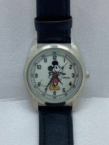 【送料込み即決】ミッキーマウス ディズニー腕時計 電池交換済み 稼動確認済 新品ベルト交換済 Disney2