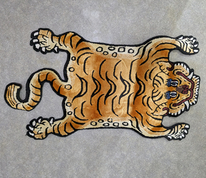 本物 シルク Mサイズ 79cm チベタンタイガー ラグ チベット絨毯 チベットラグ トラ ラグマット チベタンラグ カーペット NIGO APE