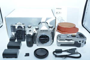 【25ショットの特上品】PENTAX K-3 Mark III Silver Premium Kit シルバー　＃5610