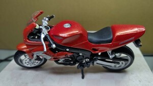 スケール 1/18 TRIUMPH 955i ！ 世界の名バイクコレクション！ Maist