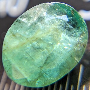 大粒 天然エメラルド 1.46ct ルース emerald 裸石 ベリル パワーストーン お守り レアストーン 卸 誕生石 売り切り ルース 緑柱石 希少石