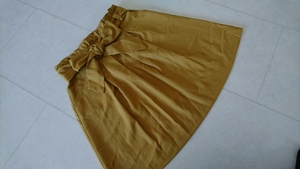 セシルマクビー★黄土色膝上丈スカート通年Ｌイエロー美品ウエストリボンベルト