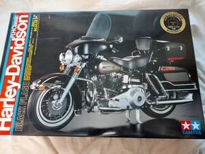 タミヤ　16007 ハーレーダビッドソン ブラック　スペシャル　Harley Davidson FLH Classic　TAMIYA プラモデル 1/6 SCALE