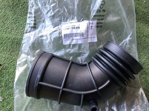 未使用品　BMW　E46　Z3　エアーインテークチューブ　13541705209