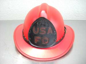 消防士　アメリカ　ビンテージ　ヘルメット　ファイヤーマン　赤　リペア済み　革製エンブレム付き　当時物　本物