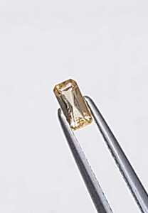 インペリアルトパーズ　0.24ct ステップカット　ルース　面キズ（LA-3258）