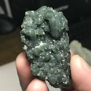 内蒙古産緑水晶クラスター（中国産鉱物標本）