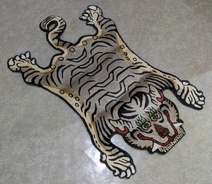 本物 シルク Mサイズ 75cm チベタンタイガー ラグ チベット絨毯 チベットラグ トラ ラグマット チベタンラグ カーペット NIGO APE
