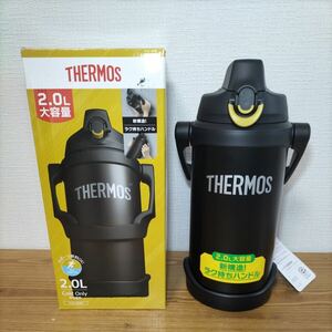 ●4-338 THERMOS サーモス 大容量 2リットル 保冷専用 真空断熱 ステンレスボトル 魔法瓶 水筒 直飲み FJQ-2000 黒 ブラック