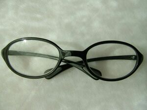 小型拡大鏡メガネ　1.6倍　黒　こめかみにフィットし耳が痛くならない　拡大鏡
